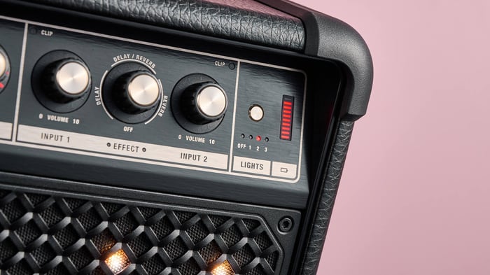 Bluetooth speaker Marshall Bromley 450 showing classic vintage design