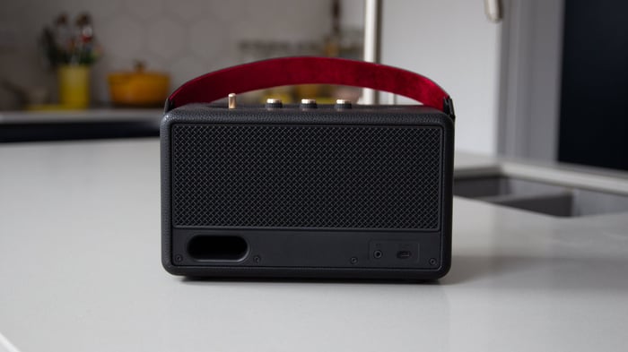 Marshall Kilburn III speaker detail | Classic controls and styling