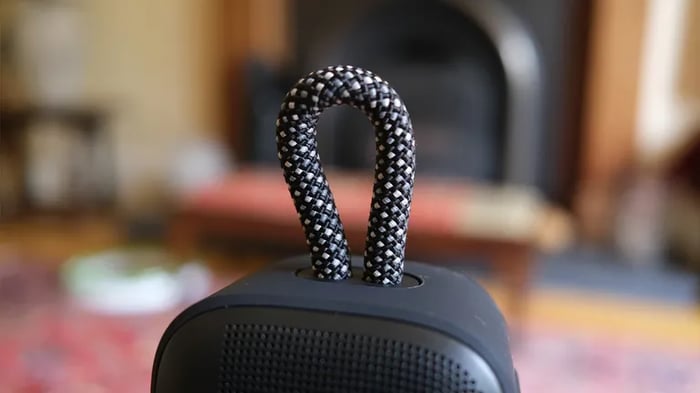 Bose SoundLink Plus Rear and Bottom Details