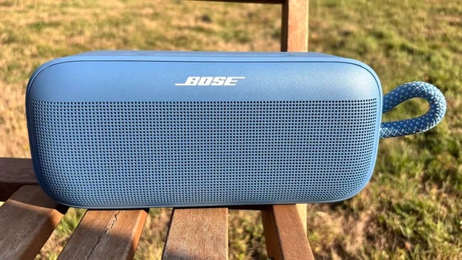 SoundLink Plus delivers powerful, full-bodied audio.