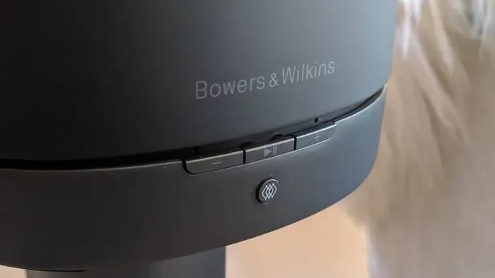 Bowers & Wilkins Formation Duo