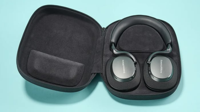 Bowers & Wilkins PX7 S3 new design