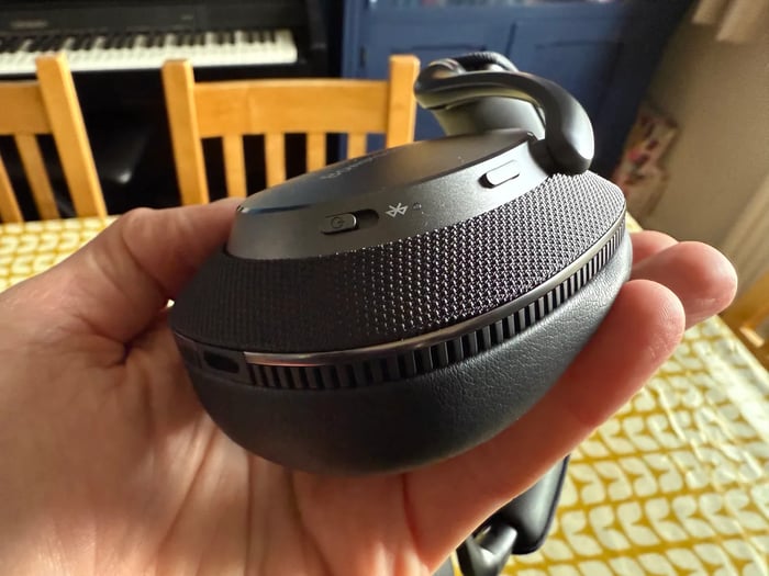 Bowers & Wilkins PX7 S3 in-flight noise cancellation