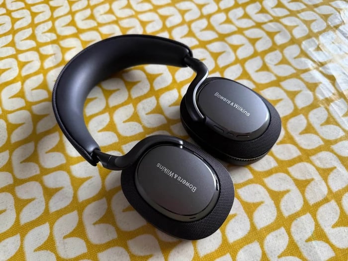 Bowers & Wilkins PX7 S3 premium headphone verdict