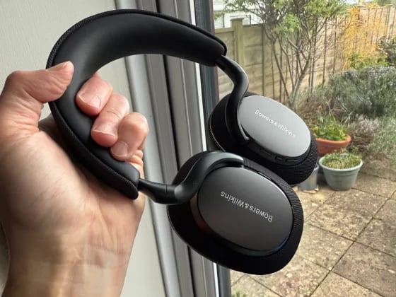 Bowers & Wilkins PX7 S3 — premium headphones