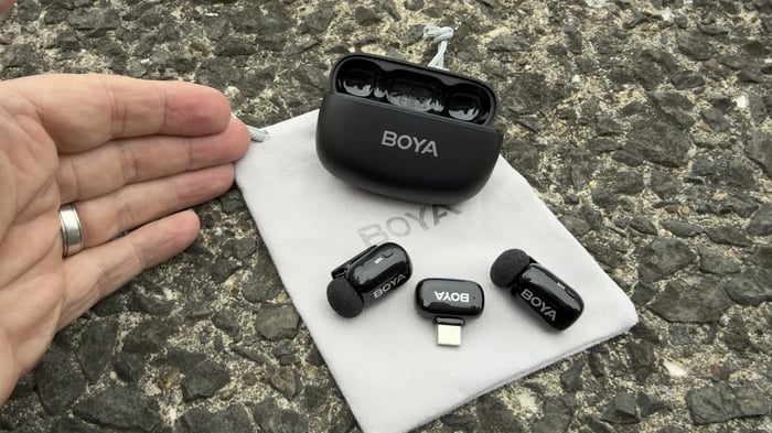 Boya mini 2 wireless microphone kit