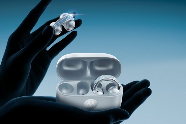 Brilliant Collection Buds Loop wireless earbuds featuring Swarovski crystals