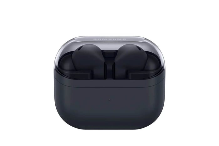 Front view of black Galaxy Buds 3 FE charging case