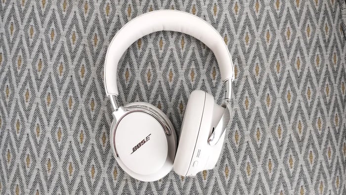 Step into silence with Bose’s unbeatable ANC.