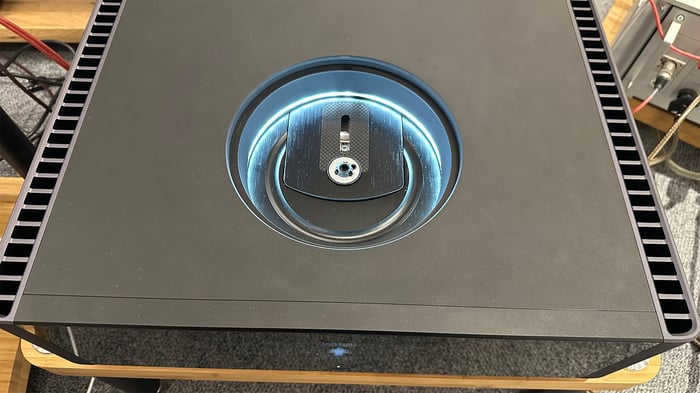 Rotel Michi Q5 back panel connections