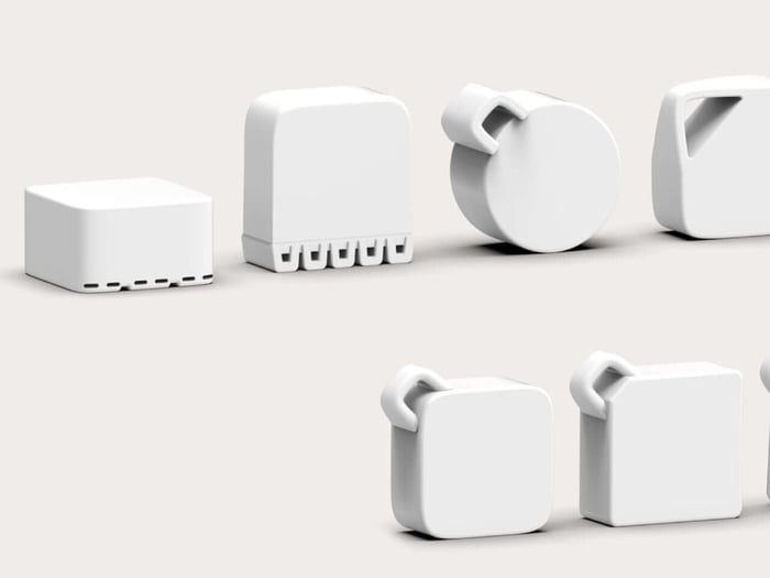 Cloudbeat with strap and carabiner attachment