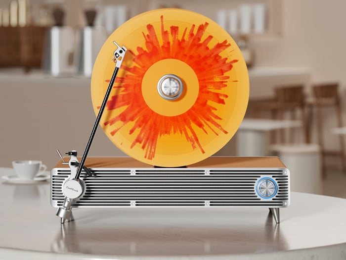 Record spinning vertically, a true showstopper