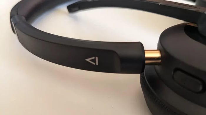 Creative Chat Wireless used during work-from-home setup