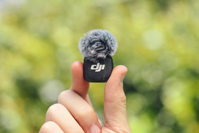 Compact and travel-friendly, ideal for city vloggers and creators on the go