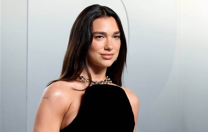 Dua Lipa portrait by Amy Sussman Getty Images