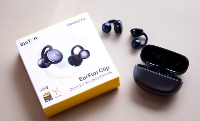 EarFun Clip stylish earbuds with clip-on design