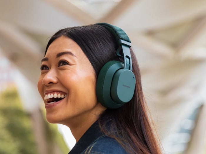 Fairbuds XL Gen 2 modular parts laid out