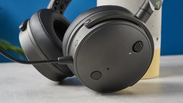 Audeze Maxwell Review: Premium Wireless Gaming Headphones Worth the Price?
