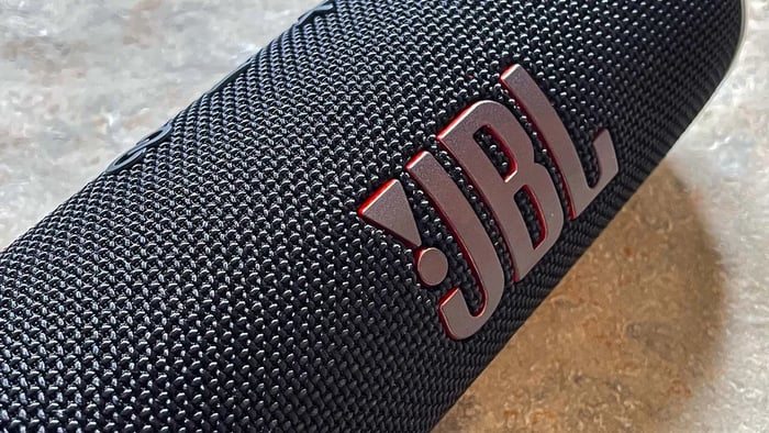 JBL Flip 6 Review: The Portable Speaker Powerhouse of 2025