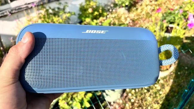 Bose SoundLink Plus Review: Compact Design, Powerful Sound Performance