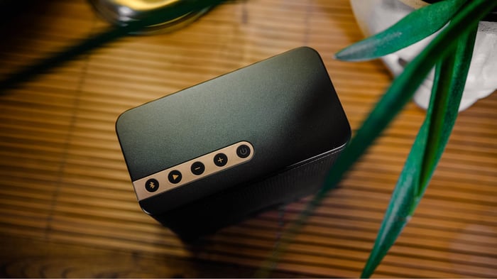 Elac NAVA100 Portable Speaker Review: Weak Battery and Overpriced for 2026 Market