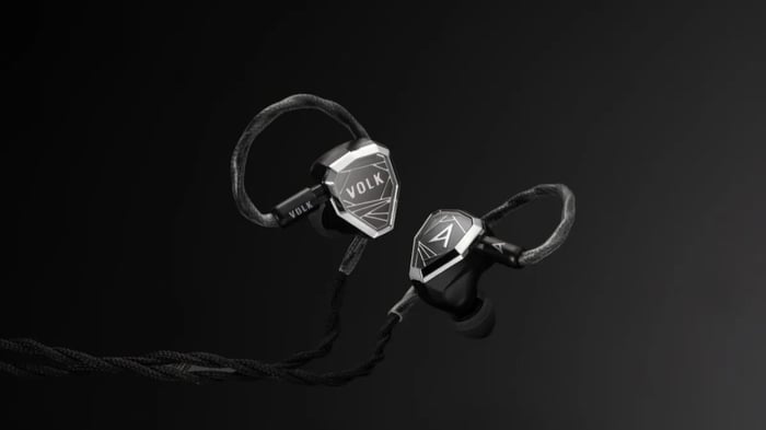 Astell&Kern Promises Pocket Revolution with HC5 DAC and Stella Headphones