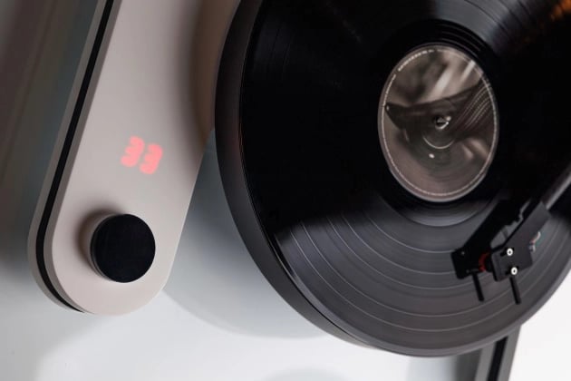 Luphonic H2 Turntable: Minimalist Magic with a Removable Control Disc