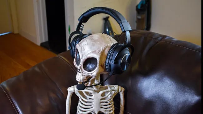 Logitech G Pro X Lightspeed Review: Impeccable Sound Meets a Weak Mic