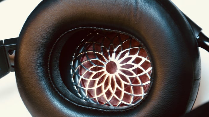 Fiio FT13 Headphones: Mesmerizing Sound and Color from Rare Wood