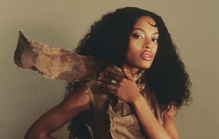 Annahstasiaβs βTetherβ Review: Folkβs Rising Star Elevates the Genre