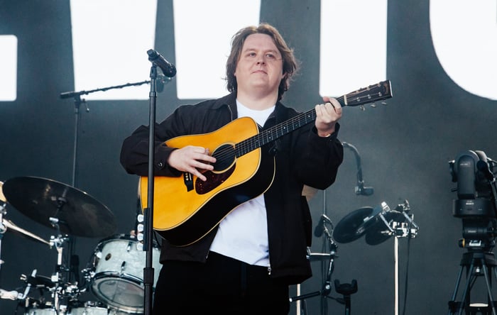 Lewis Capaldi to Begin New Music in January After Creative Rut in 2025