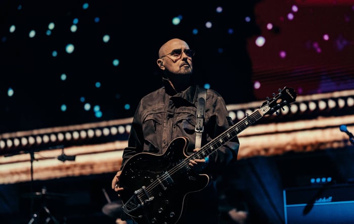 Bonehead to Take Planned Break from Oasis Reunion Tour Amid Cancer Diagnosis