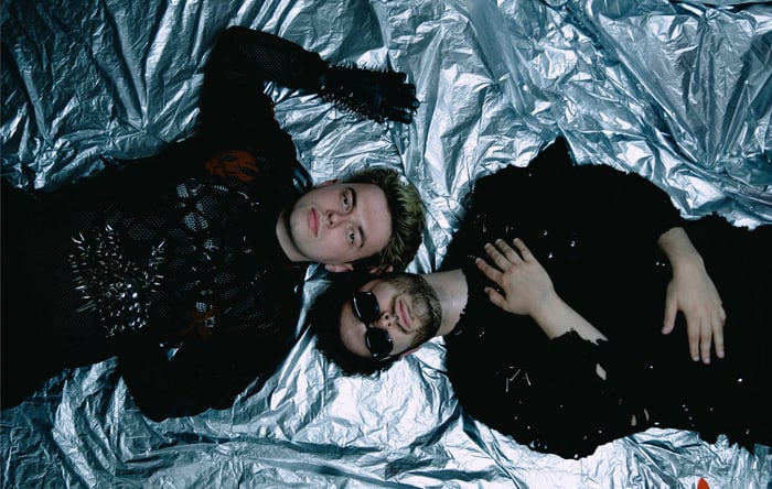 CHALK Unveil Raw Single ‘Can’t Feel It’ and Announce Largest UK & Ireland Tour Yet