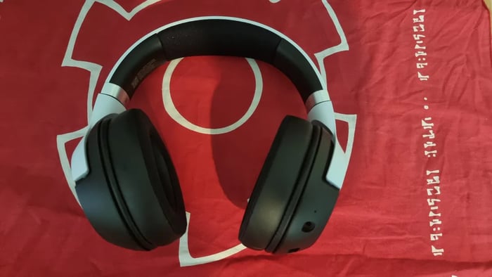 Razer Kaira Pro: Premium Gaming Headset with Vibration or Just an Expensive Toy?