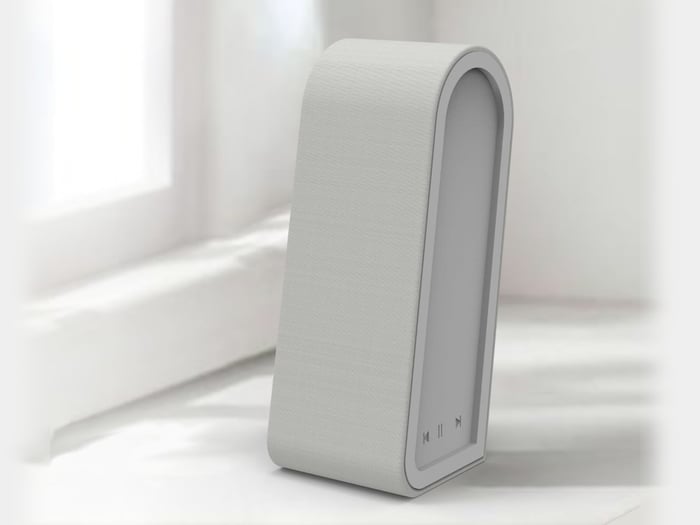 Monument-Inspired Speaker Concept: A Tall, Timeless Addition to Your Shelf