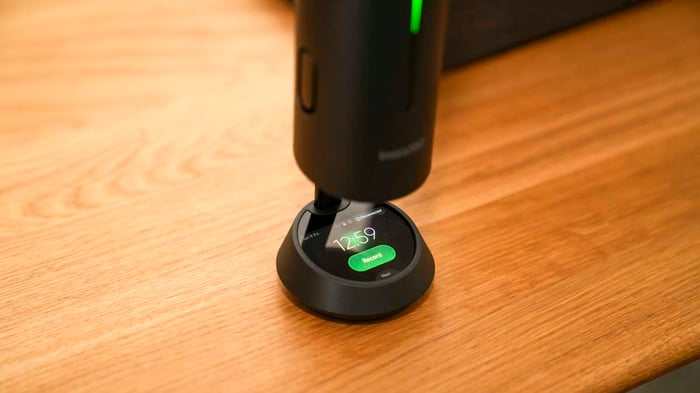 Insta360 Wave Review: Your Essential Office Audio Companion