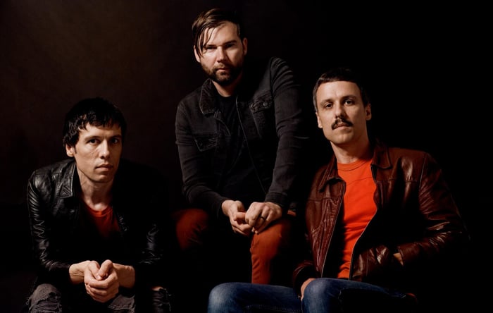 The Cribs – ‘Selling A Vibe’ Review: Indie Stalwarts Spark Vibrant Life with New Album