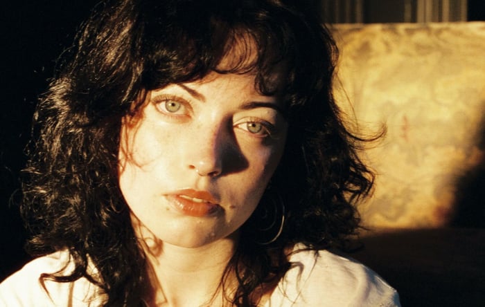 Violet Grohl Signs Major Record Deal and Drops New Tracks ‘Thum’ & ‘Applefish’