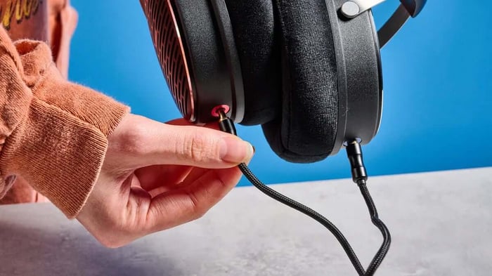 FiiO JT3 connectivity ports