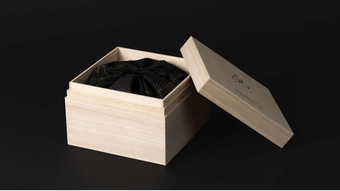 The Collector’s Edition comes in a stunning paulownia wood box with gold accents.