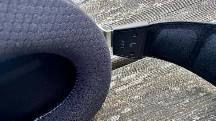 FiiO FT1 design walnut wood finish