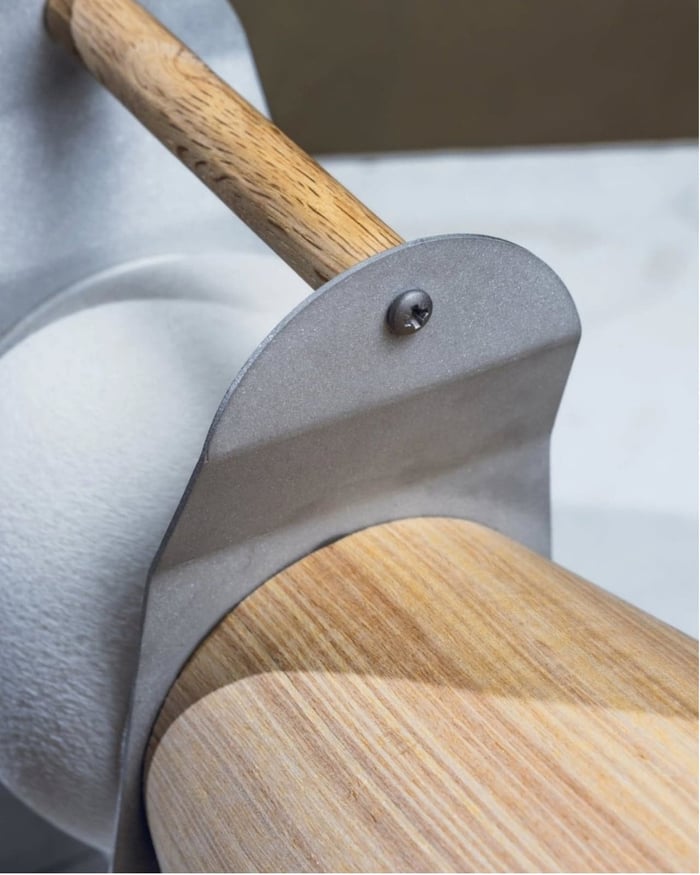 Close-up of the Gankéké’s physical controls and wood details