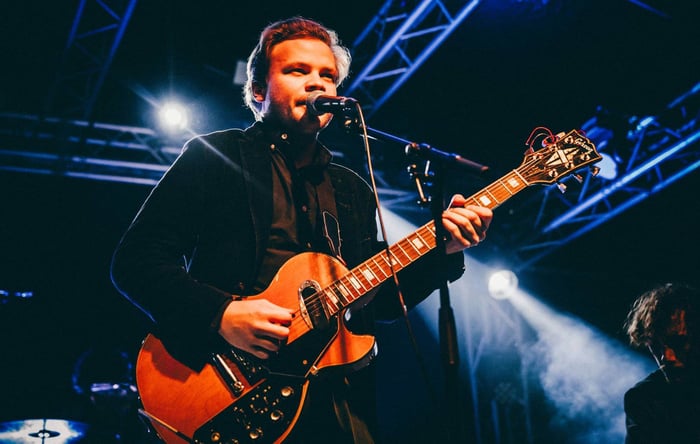 Geordie Greep performing