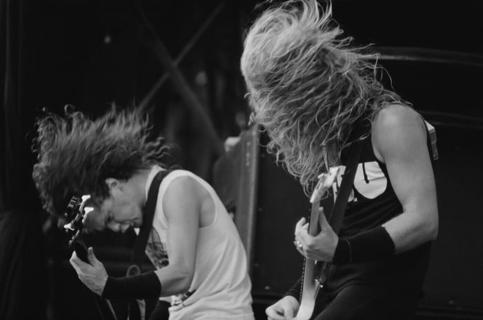 Metallica in concert at the Monsters of Rock Festival, England, 1987. Newsted (left) with James Hetfield. Credit Mike Cameron Redferns Getty Images