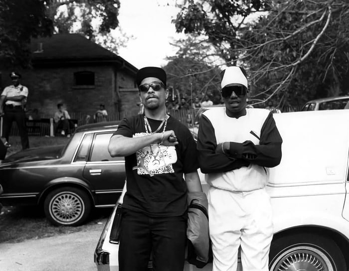 Ice-T and Kool Moe Dee performing in Chicago, June 1990