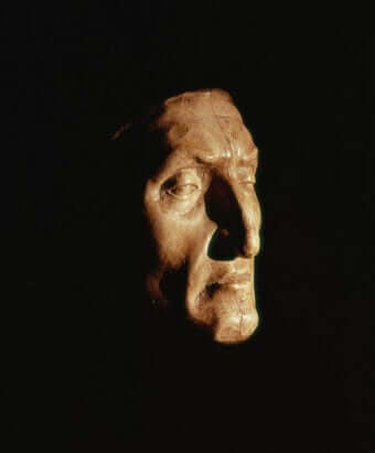 Dante Alighieri’s death mask, symbolizing the historic depth Schnabel channels.