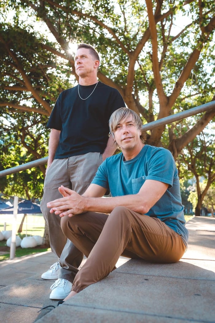 Live performance shot capturing the energy of the duo (Credit: Johnny Mello)