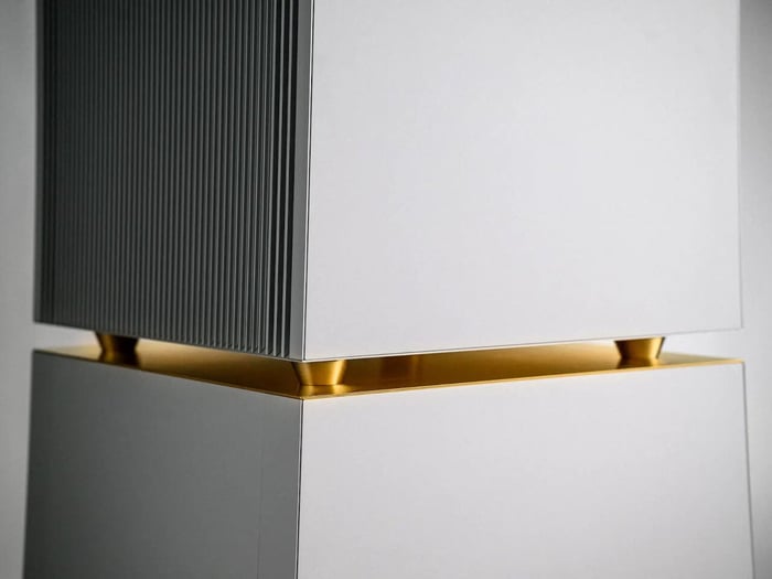 Monoblock amplifier configuration with impressive scale
