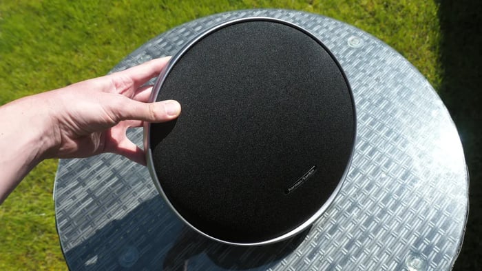 Harman Kardon Onyx Studio 9 portability