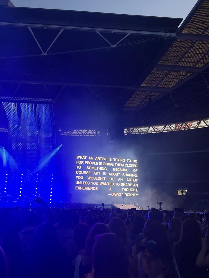 Harry Styles pays tribute to David Hockney during his Wembley show. Credit: Rhian Daly